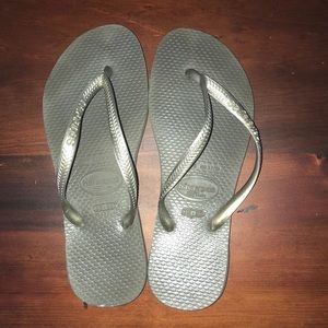 Gray/silver Havianas.  Size 35-36.  US size 5/6